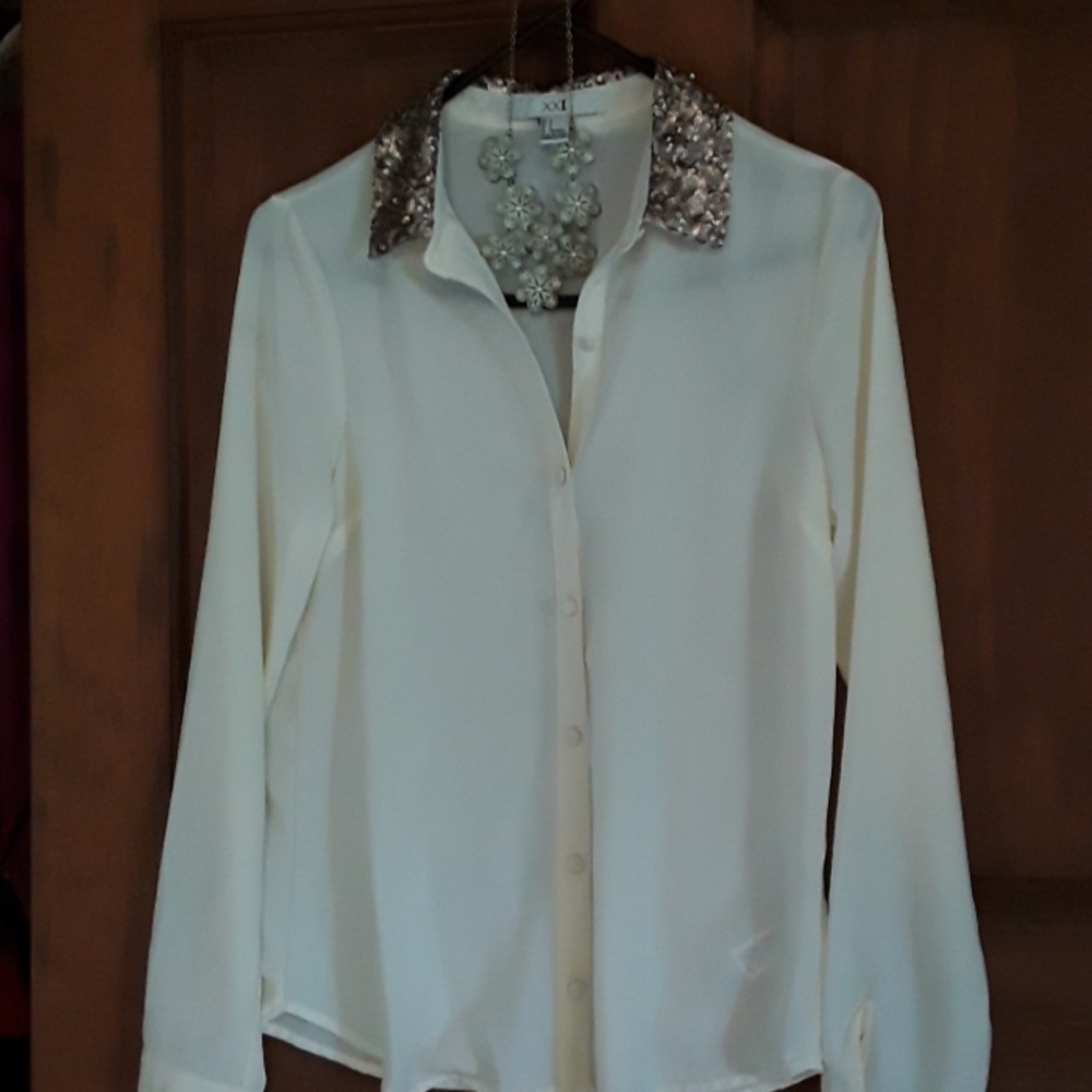 "Out on the town" silky &  trendyForever 21 blouse